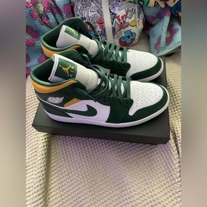 Nike Air Jordan 1 Mid "Sonics" Green Pollen White